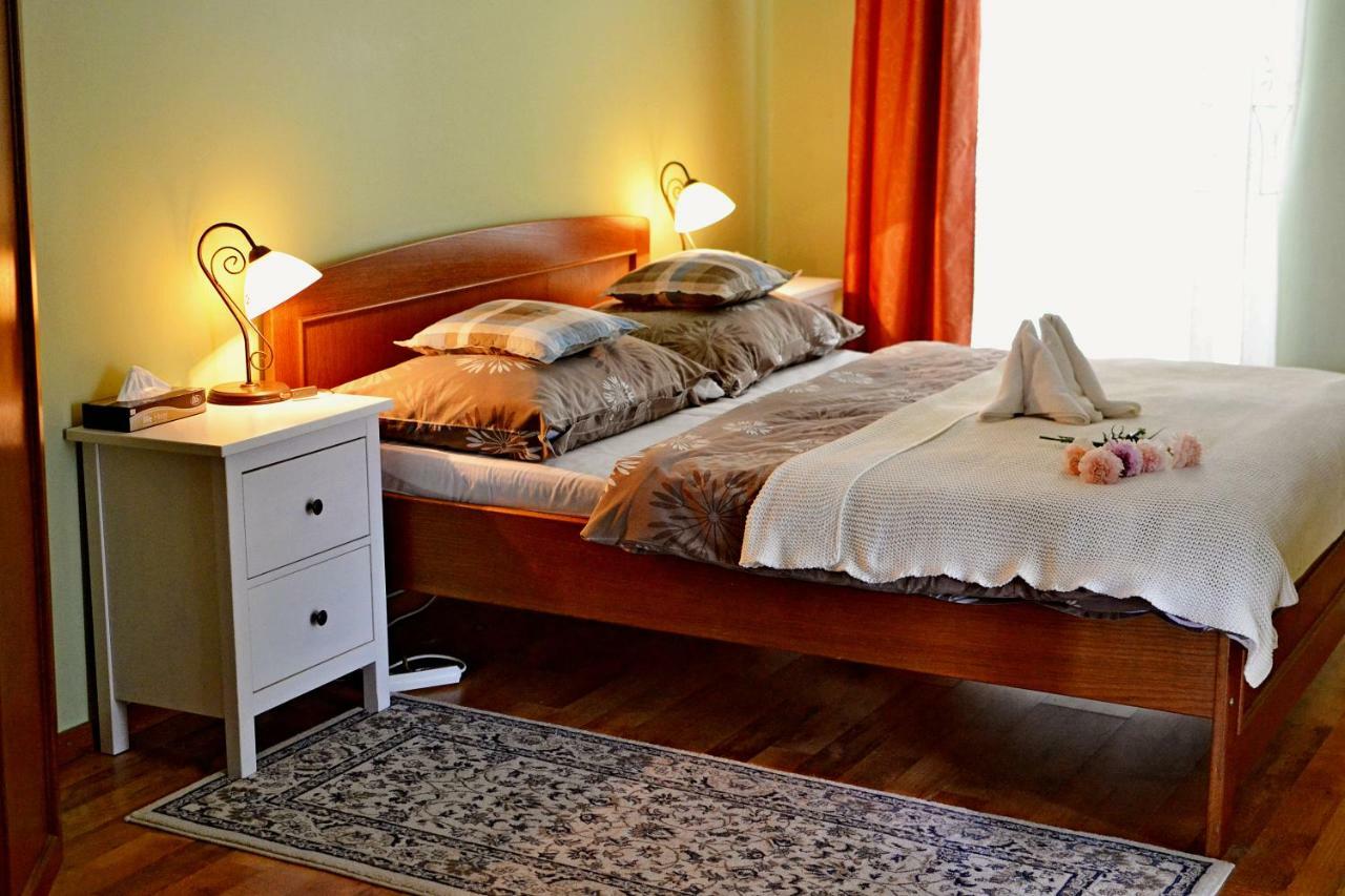 Penzion Daniela Rajecké Teplice Exteriör bild